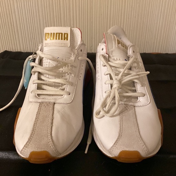 Puma sneakers sized 8.5 mens - Picture 4 of 4